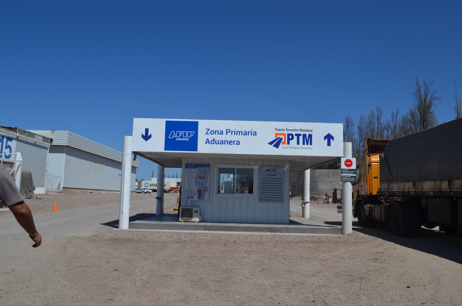 Importaciones y exportaciones